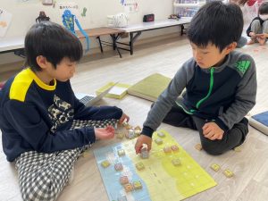 子ども将棋を楽しむ様子